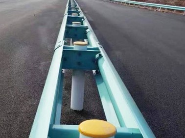 防撞欄桿